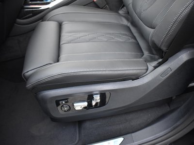 صورة مصغرة 42 لـ 2025 BMW X7