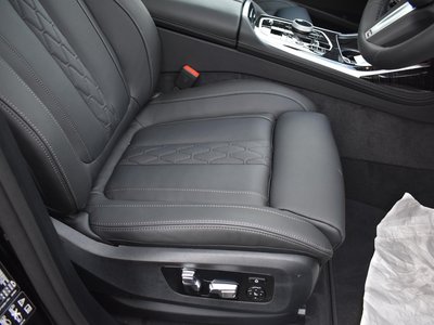 صورة مصغرة 45 لـ 2025 BMW X7