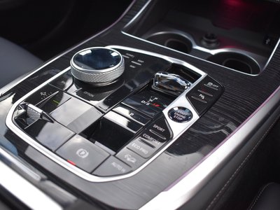 صورة مصغرة 49 لـ 2025 BMW X7