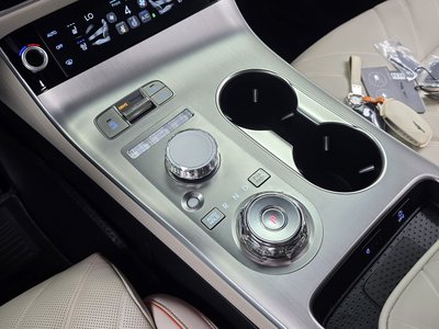2024 Genesis GV70 — миниатюра 12