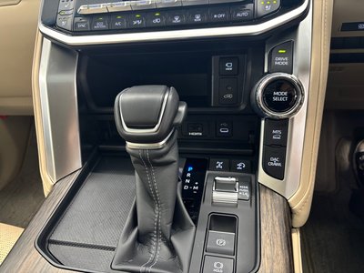 2025 Toyota LAND CRUISER 300 缩略图 13