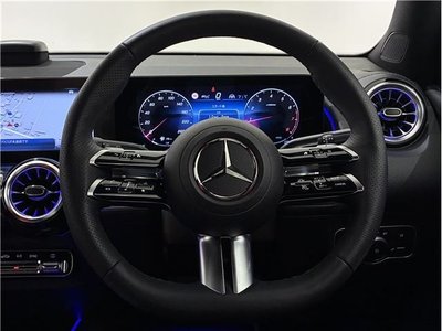 2025 Mercedes-BENZ GLB — миниатюра 11