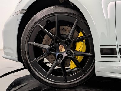 صورة 9 لـ 2025 Porsche 911