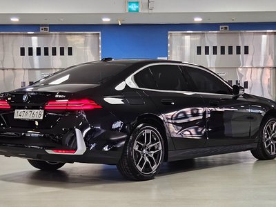BMW 5 SERIES - 4