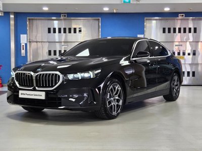 BMW 5 SERIES - 1