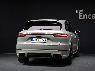 PORSCHE CAYENNE - 4