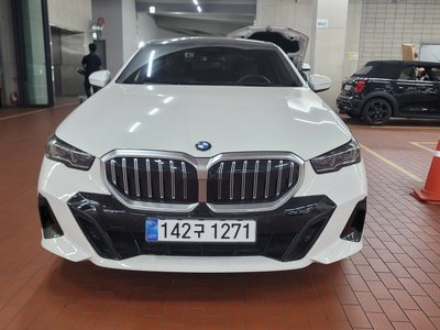 BMW 5 SERIES - 4