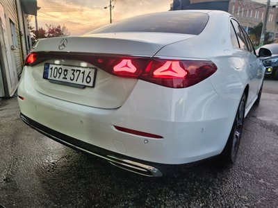 MERCEDES-BENZ E-CLASS - 2