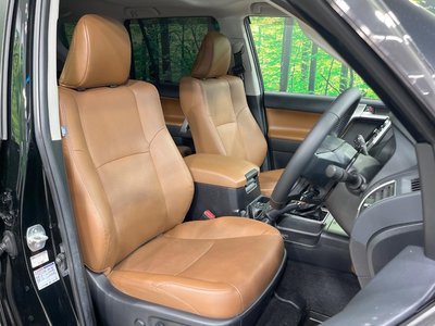 TOYOTA LAND CRUISER PRADO - 8