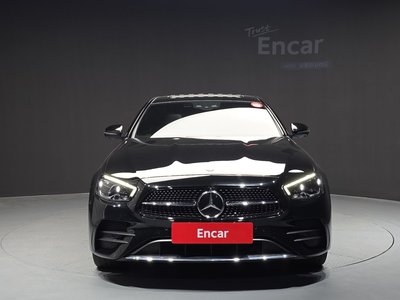 MERCEDES-BENZ E-CLASS - 2