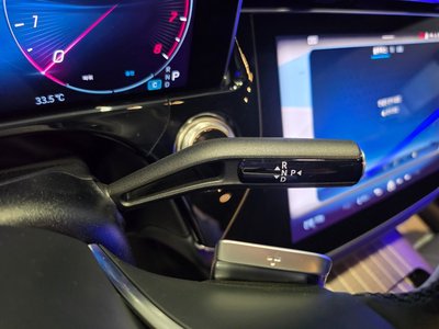 MERCEDES-BENZ E-CLASS - 9