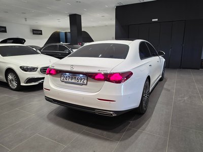 MERCEDES-BENZ E-CLASS - 5