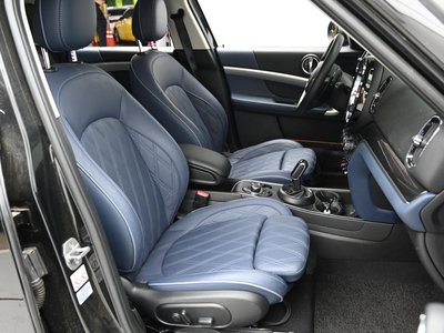 MINI COUNTRYMAN - 10