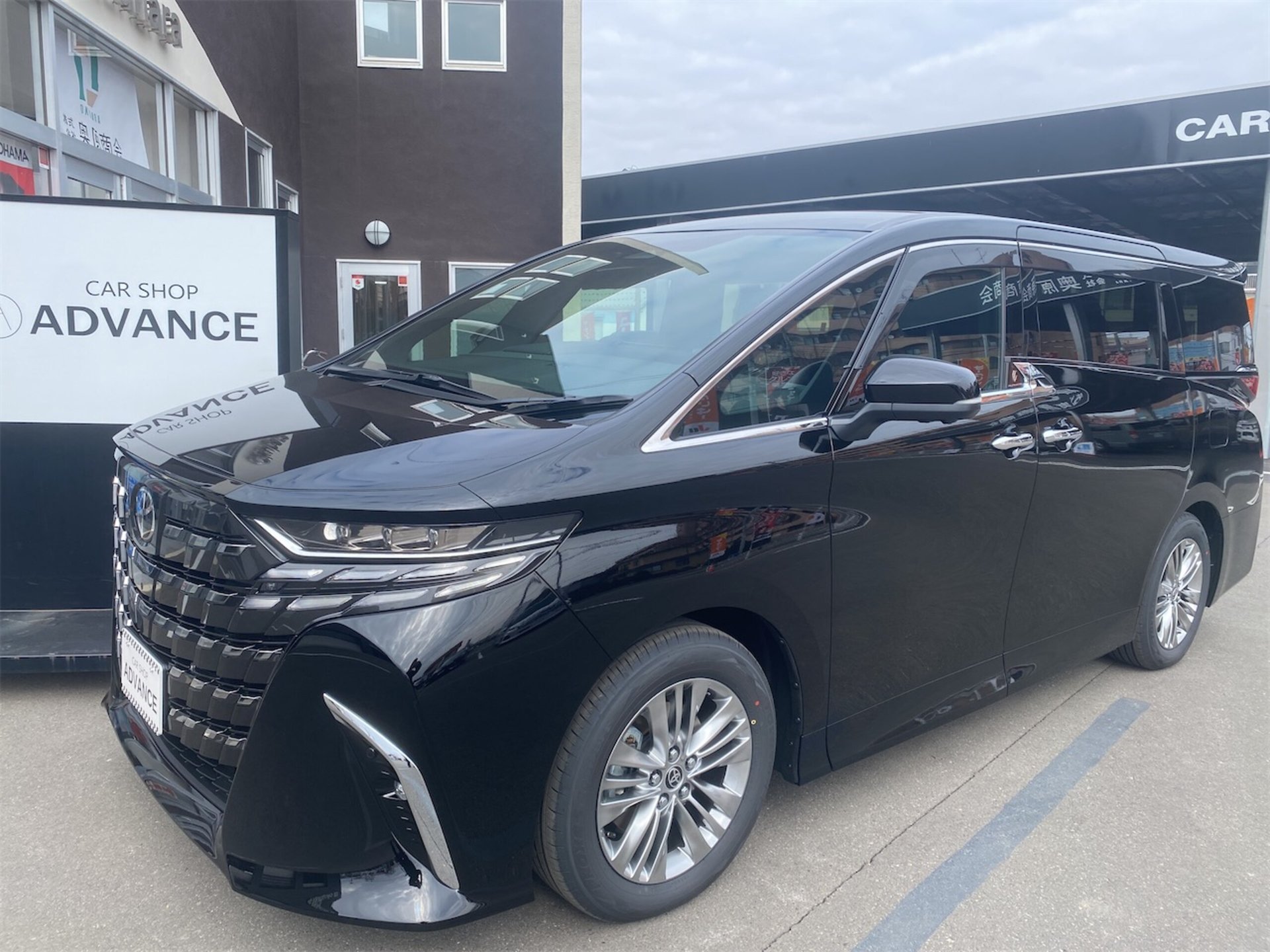 TOYOTA ALPHARD - View 1