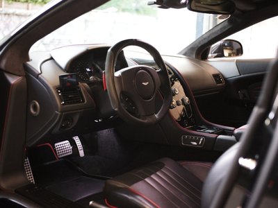 ASTON MARTIN DB9 - 7