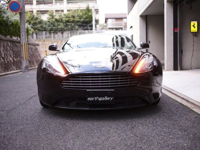 ASTON MARTIN DB9 - 4