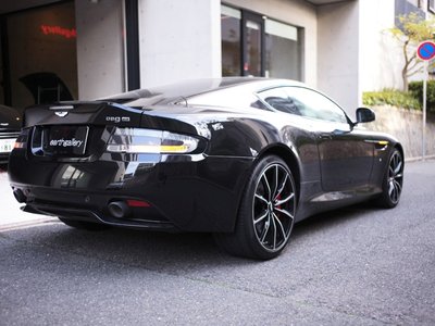 ASTON MARTIN DB9 - 5