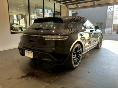 صورة 2 لـ 2023 Porsche MACAN