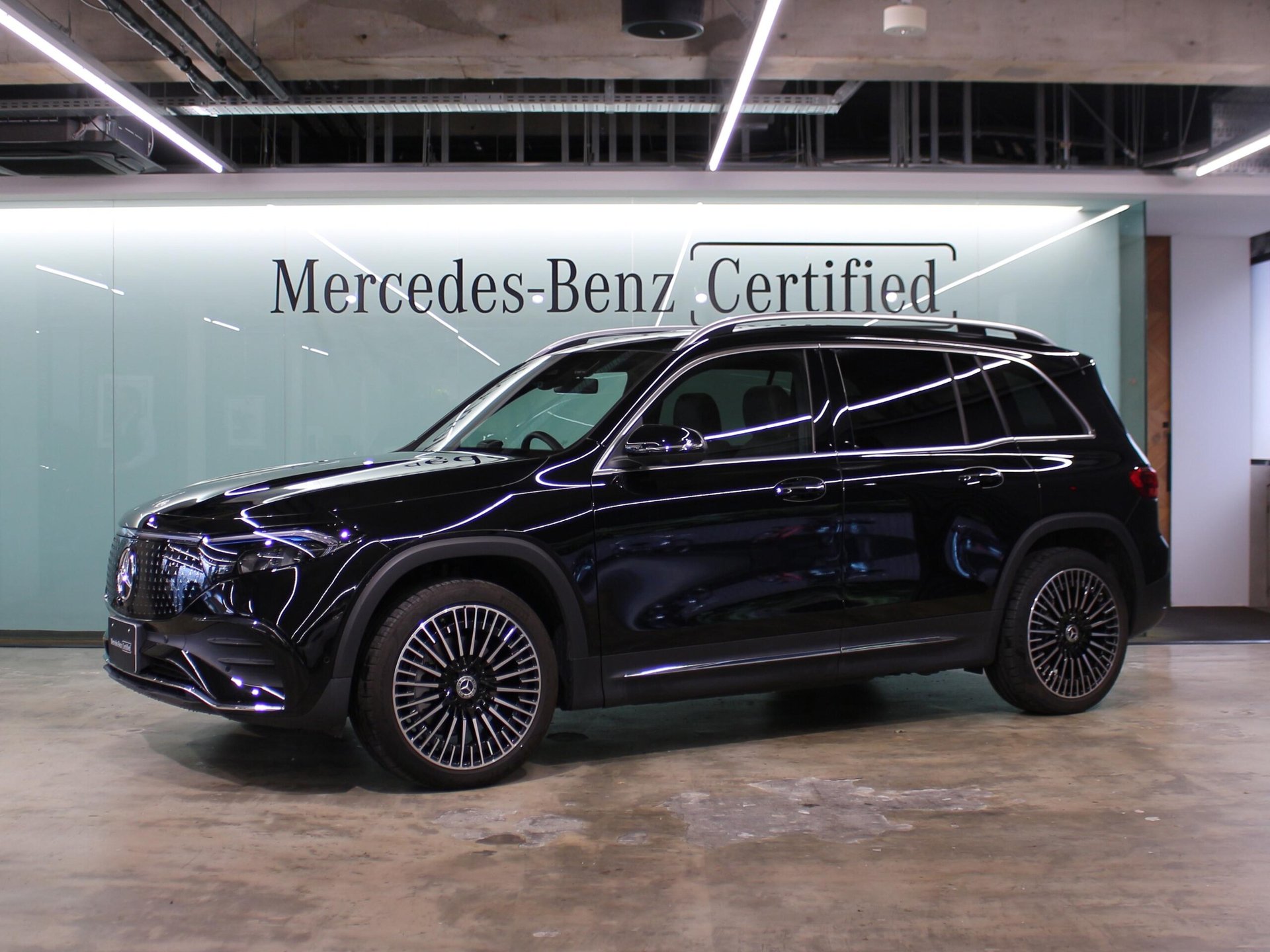 MERCEDES-BENZ EQB - View 1