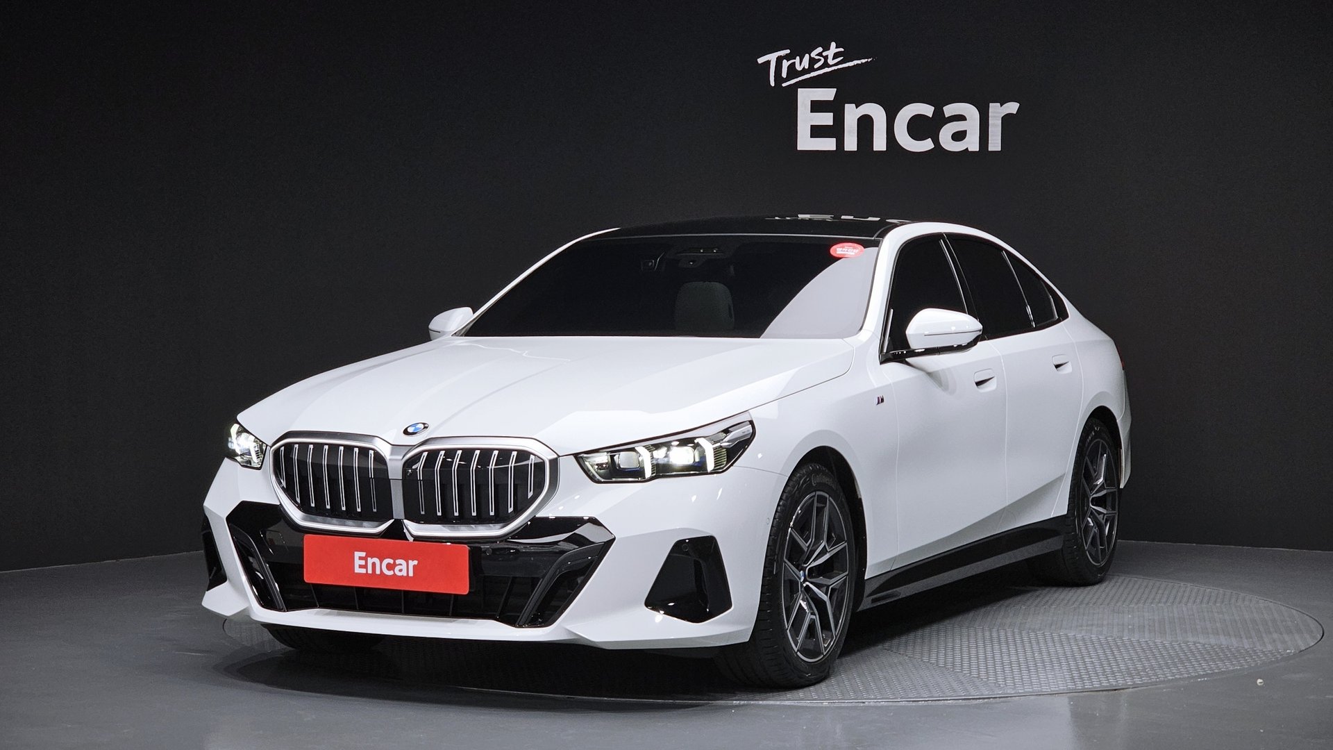 BMW 5 SERIES - View 1