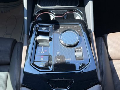 2025 BMW 5 SERIES 照片 9
