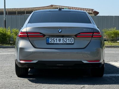 2025 BMW 5 SERIES 照片 3