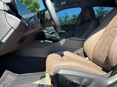2025 BMW 5 SERIES 照片 10