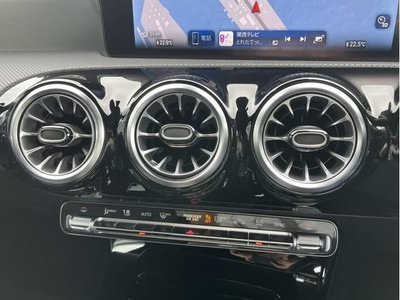 MERCEDES-BENZ CLA - 8