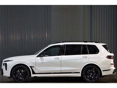 2023 BMW X7 — миниатюра 23