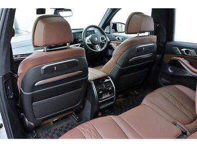2023 BMW X7 — миниатюра 40