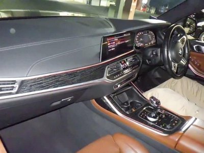2020 BMW X7 photo 3