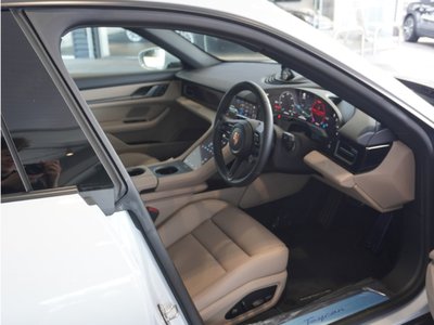 2026 Porsche TAYCAN 照片 10