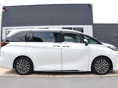 صورة 4 لـ 2024 Lexus LM