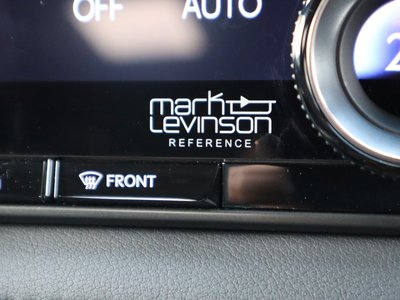 صورة 10 لـ 2024 Lexus LM