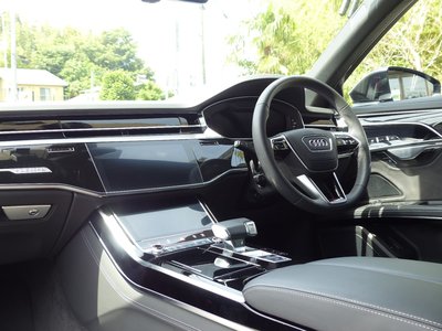 AUDI A8 - 7