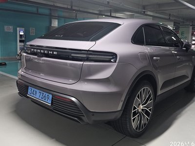 PORSCHE MACAN - 6