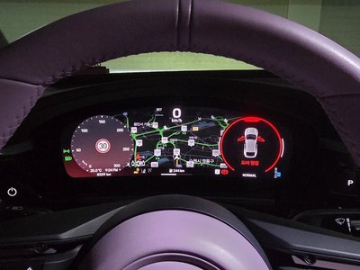 PORSCHE MACAN - 9