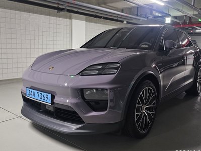 PORSCHE MACAN - 5