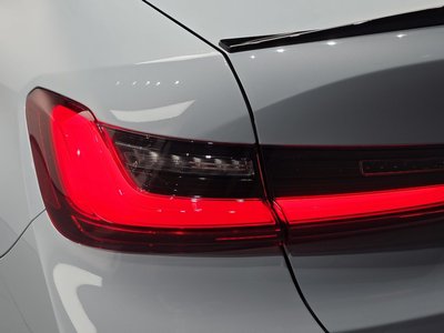 صورة 10 لـ 2024 BMW 3 SERIES