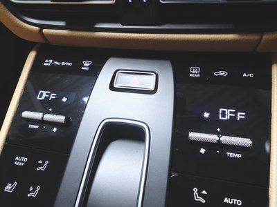 2022 Porsche MACAN 缩略图 18