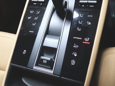 2022 Porsche MACAN 缩略图 19