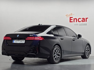 2024 BMW 5 SERIES photo 3
