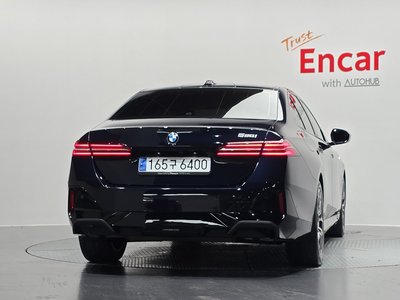 2024 BMW 5 SERIES photo 4