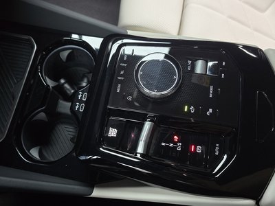 2024 BMW 5 SERIES — миниатюра 12
