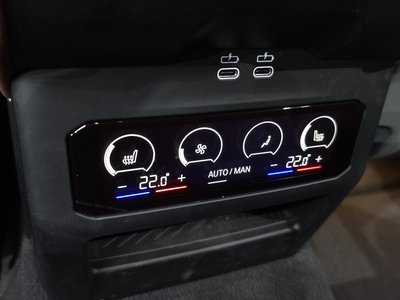 صورة مصغرة 30 لـ 2023 BMW 5 SERIES