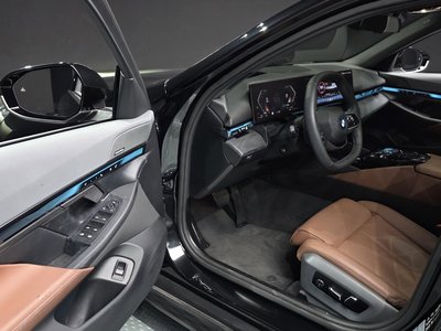 صورة مصغرة 13 لـ 2023 BMW 5 SERIES