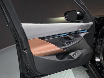 صورة مصغرة 14 لـ 2023 BMW 5 SERIES
