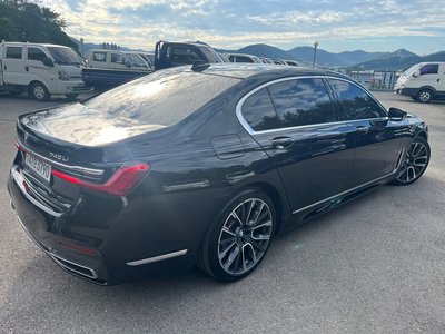 BMW 7 SERIES - 2