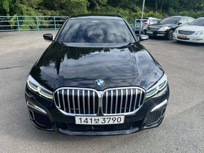 BMW 7 SERIES - 1