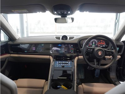 PORSCHE PANAMERA - 10